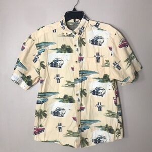 Mens button down collard shirt‎ with mustangs car print size small